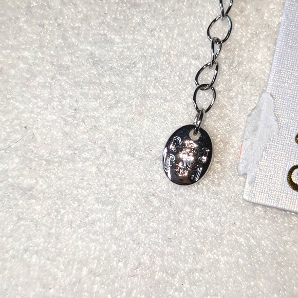 Howard's NWT Holiday Icon Christmas Penguin necklace silver gold - Picture 14 of 14